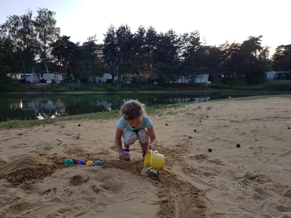 CasitaCuriosa  chalet op camping met buitenzwembad Balen Buitenkant foto